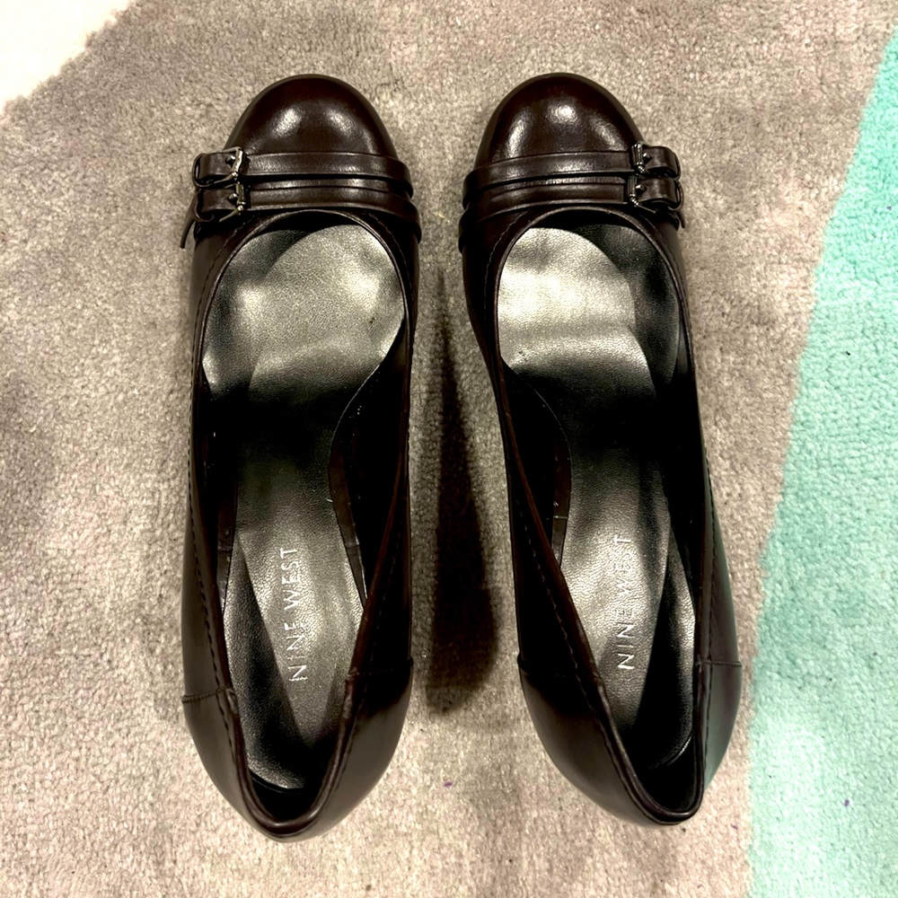 Nine West size 8 Kindo brown heels